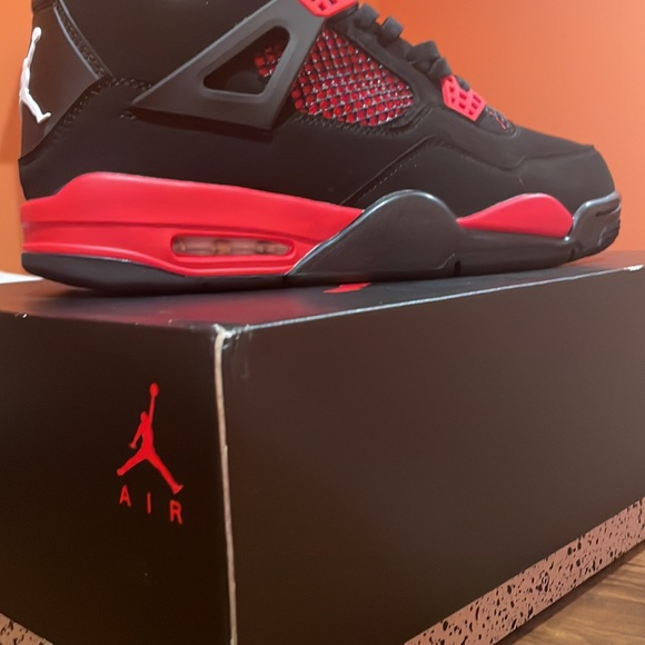 2022 Air Jordan 4s Red Thunder - Picture 3 of 5